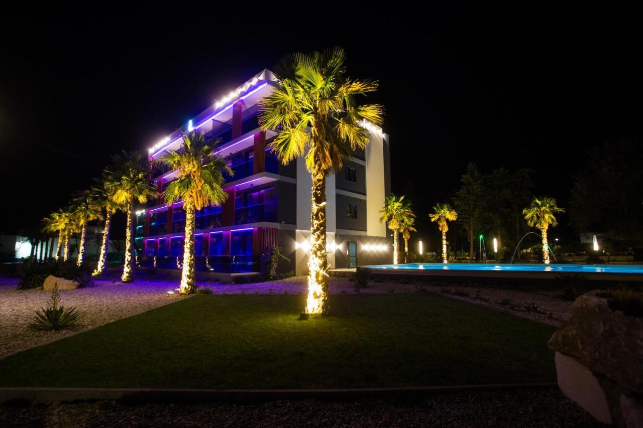 Liberty Plaza Hotel Novalja Exterior foto